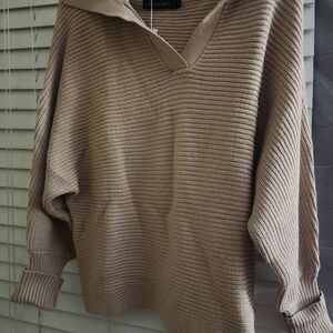 Tan Knit Sweater V-neck Collar. Size Medium